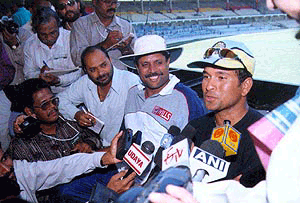 Indian skipper Sachin Tendulkar and coach Kapil Dev addressing the media on the eve of the second cricket test against South Africa at Chinnaswamy Stadium in Bangalore on Wednesday