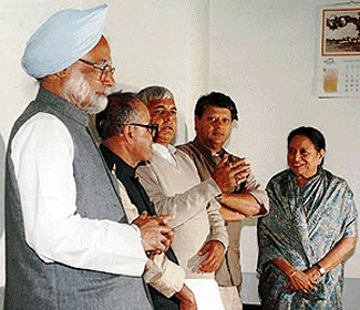 Congress leaders Dr Manmohan Singh, Pranab Mukherjee, Madhav Rao Scindia and Mohisina Kidwai with RJD supremo Laloo Prasad Yadav before their meeting at Parliament House in New Delhi on Thursday