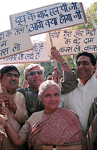 Delhi Chief Minister Sheila Dikshit with members of the Congress Legislature Party at a protest march over the increase in prices of kerosene and LPG, at Gandhi Smriti in New Delhi on Friday.  PTI photo