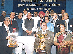 Prime Minister Atal Behari Vajpayee with the recipients of the Scope Awards for Excellence and Outstanding Contribution to the Public Sector Management in New Delhi on Saturday