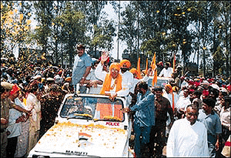 Haryana Chief Minister Om Prakash Chautala leads the procession at the closing ceremony of the tercentenary celebrations of the birth of the Khalsa at Yamunanagar on Thursday