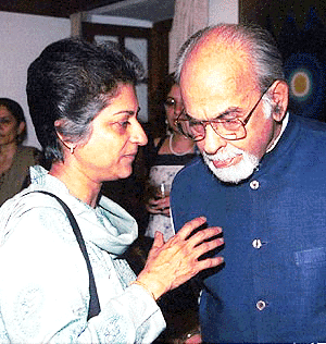 Former Prime Minister I. K. Gujral listning to Asma Jahangir leader of the Pakistani women delegation at his residence in New Delhi on Friday