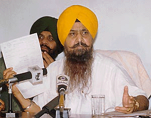 Delhi Gurdawra Prabhandhak Committee President Avtar Singh Hit addressing a press conference in New Delhi on Thursday demanding that the Managment of the Nankana Sahib Gurdwara in the hands of Sikh community