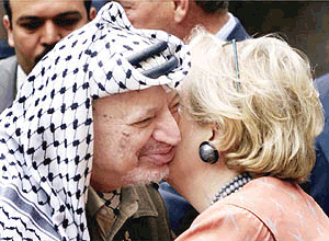 Palestinian leader Yasser Arafat joins United States Secretary of State Madeleine Albright for lunch at her residence in Washington