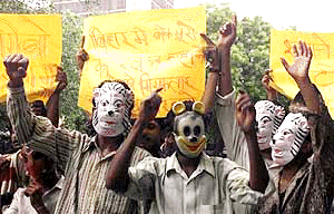 Activists of Rashtrya Ali Sena demonstrating in New Delhi on Tuesday, against recent Aurangabad killings in Bihar