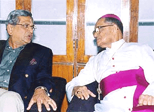 Karnataka Chief Minister S.M. Krishna discussing with Dr Ignatius P. Pinto, Archbishop of Bangalore on Sunday, in the wake of a blast at protestant church in Hubli on Saturday