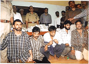 Five persons arrested in connection with smuggling of counterfeit notes of Rs 1.22 crore by Mumbai Police on Friday