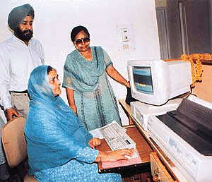 Punjab Housing and Urban Development Minister Upinderjit Kaur inaugurates computerised single window service at the PUDA complex in Ludhiana on Friday. � Photo by Inderjeet Verma