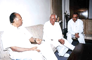 The Deputy Chairman of the Planning Commission, Mr K.C. Pant, and the Haryana Chief Minister, Mr Om Prakash Chautala, finalise Haryana�s Annual Plan for 2000-2001 at a meeting in New Delhi on Monday. Haryana�s Finance Minister, Prof Sampat Singh, is also seen in the picture