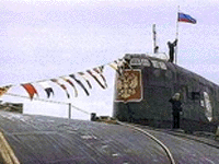 Clinton bids adieu to delegates, gets �Oscar�