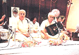 Pandit Rajan Mishra and Pandit Sajan Mishra perform in the Government College for Women in Ludhiana.�