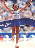 Japan's Naoko Takahashi wins the women's marathon final .