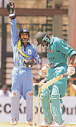 Indian wicketkeeper Vijay Dahiya celebrates as Kenya�s Steve Tikolo is dismissed lbw during the opening match of the ICC Knockout 2000 Tournament in Nairobi on Tuesday