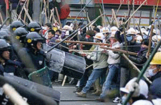 Tens of thousands of South Korean workers take to the street on Sunday to protest against the creditors� decision to put Daewoo Motor into bankruptcy and subsequent job losses. 