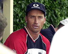 England captain Nasser Hussain responds to a question during the press conference on Wednesday ahead of the third Test in Karachi. Hussain said his side aspires to do something special in the  last  Test starting on Thursday.