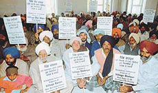 Members of the Pind Bachaoo Committee at a seminar at Gurdwara Singh Sabha, Sector 31, in Chandigarh.