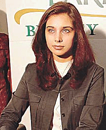Lisa Ray at Lakme Saloon, which she inaugurated on Friday.