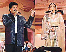 Udit Narayan and Shweta Menon