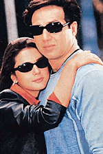  Preity Zinta and Sunny Deol in Farz