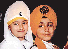 Kids of Guru Nanak Public School, Sarabha Nagar, dressed up as jathedarni and granthi 