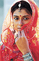 Nandita Das as Sanwari in Bhawandar