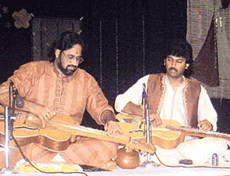 Pandit Vishwa Mohan Bhatt and his son, Salil Bhatt, present a jugalbandi on Mohan veena 