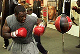 Heavyweight boxing challenger Hasim Rahman of the United States works out at a Johannesburg gymnasium on Wednesday. 
