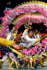 Members of China's 'Shandong Ji Nan Yan Qian Hu Cun' dragon dance team performs during Malaysia's International Dragon Dance Championship in Genting Highlands, near Kuala Lumpur, on Sunday. The Chinese dragon dance was performed in ancient times to seek help from the dragon to summon clouds and rain when there was dry weather and a bad crop.