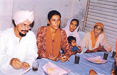 Kulwant Kaur, who was allegedly abducted by her estranged husband, with Mr Tarsem Jodhan, a former MLA, at a press conference in Ludhiana on Saturday. 