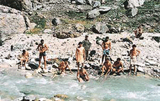 Soldiers freshening up in the Amar Ganga