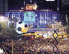 Thousands of South Koreans celebrate the New Year