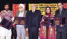 Lieut-Gen J.F.R. Jacob, Governor, Punjab, with the awardees of annual Punjab Sangeet Natak Akademi in Tagore Theatre, Chandigarh, on Thursday.