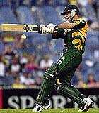 Boeta Dippenaar hooks during his unbeaten innings of 79 