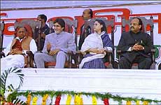 Samajwadi Party chief Mulayam Singh Yadav, film star Amitabh Bachhan, his wife Jaya and SJP General Secretary Amar Singh during a blood donation camp and a rally in Phoolbagh