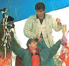 Samajwadi Party workers dance with film star