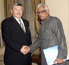 Defence Minister George Fernandes meets with his Kazhakistan counterpart