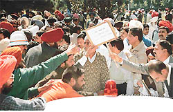 Chaos prevailed at Punjab Raj Bhavan in Chandigarh on Tuesday after the swearing-in ceremony of ministers, when cars with red lights were handed over to them. 