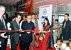 Indian Minister of State for Communication Tapan Sikdar opening the 10th Convergence India 2002