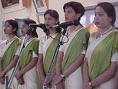 SD College (Lahore) Ambala Cantt students perform at the annual prize distribution function