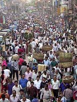 A crowded Kolkata street