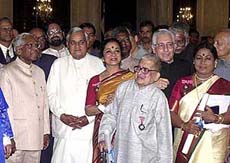 President K. R. Narayanan and Prime Minister Atal Behari Vajpayee with the recipients of the Padma Awards
