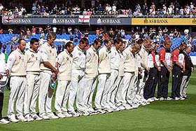 The English team observes silence 