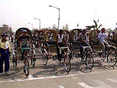 The first-ever rickshaw race