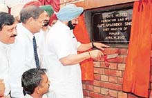 Capt Amarinder Singh, Chief Minister, Punjab, lays the foundation stone of the sports hostel