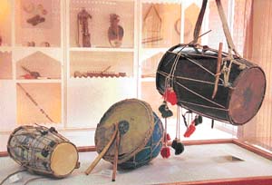 (L to R) Dholak, nagara and dhol: The main rhythmic instruments of Punjab             Photos by Manoj Mahajan
