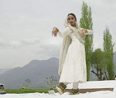 Anamika Bhavna performs traditional Indian dance