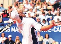 US player Andy Roddick reacts