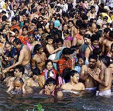 Thousands of Hindus, some from India and Nepal, gather on the banks