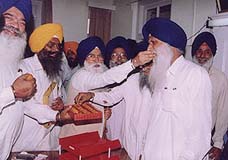 Mr Harbeant Singh is welcomed by Prof Kirpal Singh Badungar