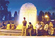 FEEL OF A FOUNTAIN AND COOL BREEZE: